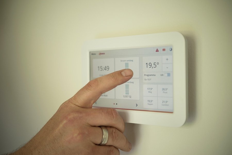 Set room thermostat between 19 and 21 degrees.